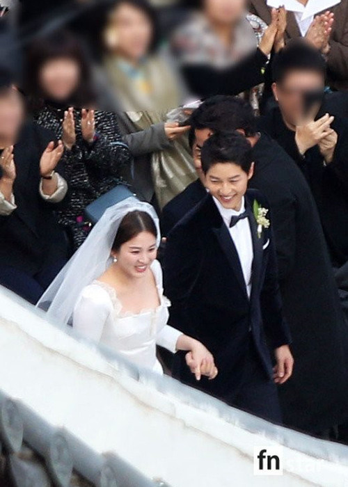 Đám cưới Song Joong Ki - Song Hye Kyo đã chính thức diễn ra tại khách sạn Shilla vào chiều ngày 31/10. Ảnh: Fnstar