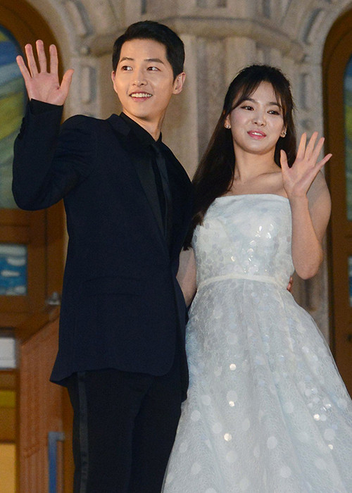 Song Hye Kyo và Song Joong Ki sẽ làm đám cưới riêng tư tuyệt đối khiến fans có chút thất vọng bởi hình ảnh Song Hye Kyo mặc váy cô dâu sẽ không được công khai. Ảnh: Koreaboo