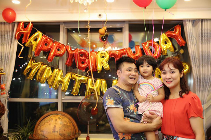Vợ chồng Tự Long tổ chức tiệc sinh nhật lần thứ 2 hoành tránh cho cô con gái là một trong những tin tức sao Việt trong ngày 30/10.