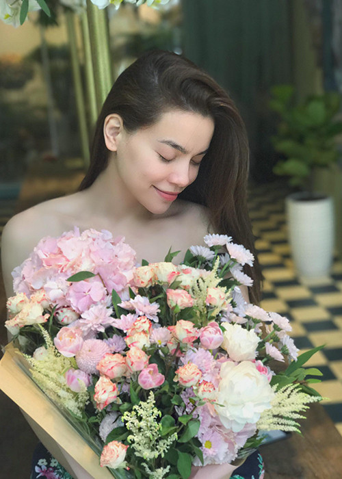 “Gái một con” Hồ Ngọc Hà vốn có sức hút với không ít đấng mày râu bởi nữ ca sĩ rất xinh đẹp, quyến rũ.
