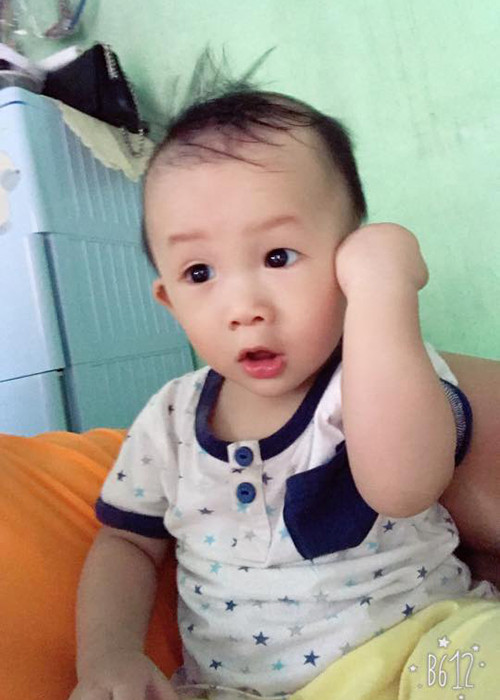 Diễn viên hài Hiệp gà chia sẻ hình ảnh con trai kháu khỉnh. Hiện tại, nhóc tì nhà sao Việt này được 9 tháng tuổi.