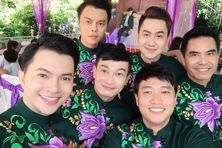 Dàn phù rể của đám cưới Lê Phương gồm: Nam Cường, Trương Minh Quốc Thái, Võ Minh Lâm, Quốc Trường, Trung Dũng và Tùng Lâm.