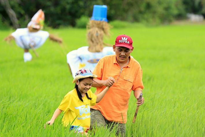 Nhạc sĩ Yên Lam và bé Nguyễn Mỹ Tịnh (Bào Ngư) là một trong những cặp bố con tham gia chương trình mùa 4.
