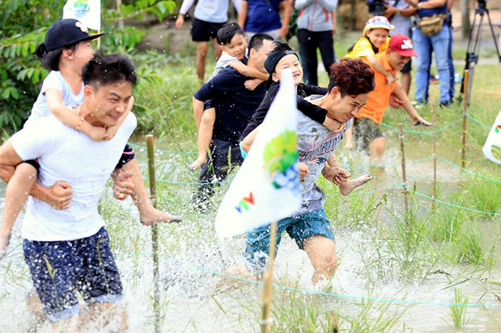 Sớm bộc lộ tài năng diễn xuất giống bố, bé Minh Khánh (Kitty) đã gây sốt khi tham gia chương trình Biệt tài tí hon.