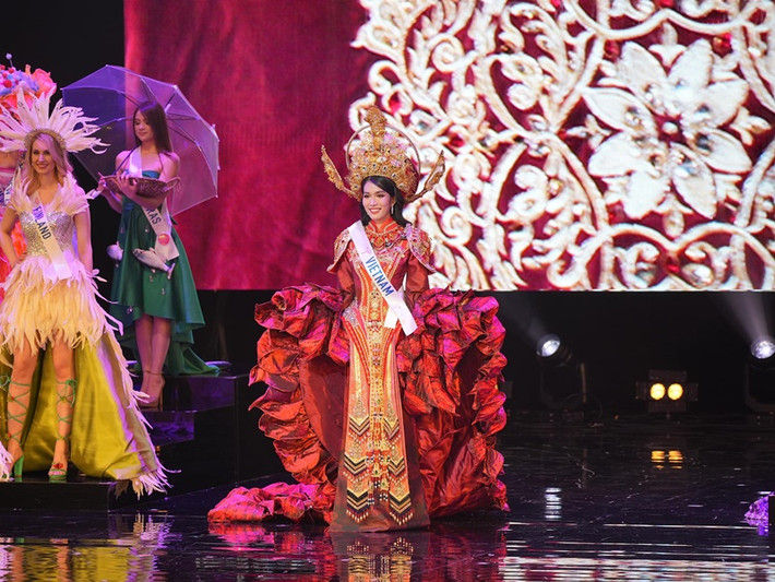 Dù xinh đẹp, giỏi ngoại ngữ, Á hậu Phương Anh vẫn trắng tay ở cuộc thi Miss International 2022 - Hoa hậu Quốc tế 2022. Ảnh: FBNV