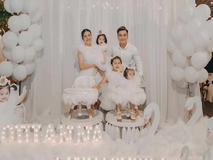 Cặp song sinh nhà Vân Trang đón sinh nhật đầu tiên cách đây không lâu.