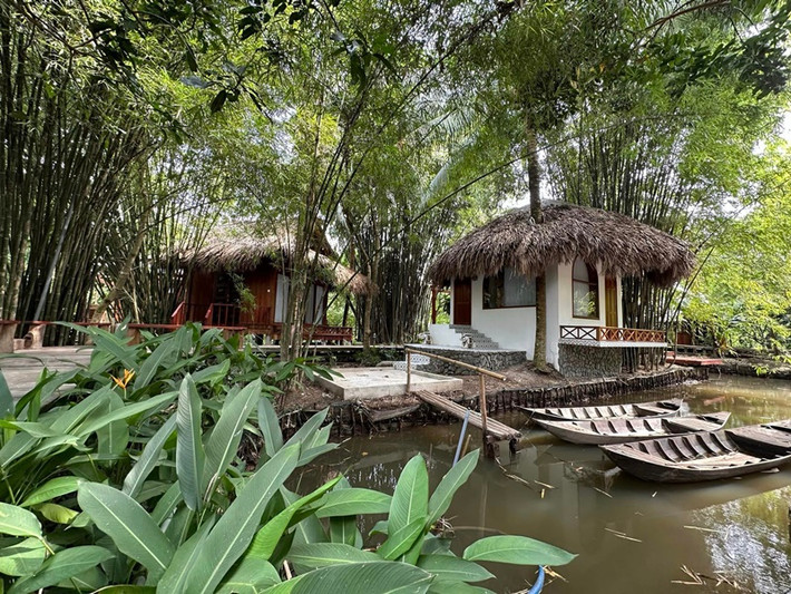 Vợ chồng nữ diễn viên còn có một villa miệt vườn.