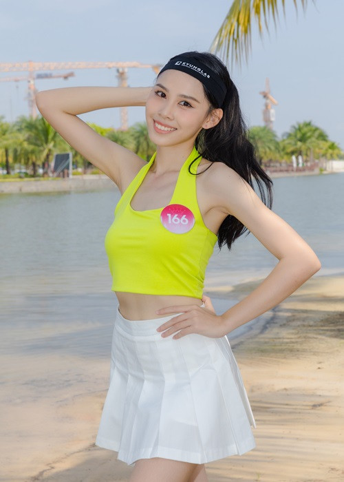 Nguyễn Lê Ngọc Hằng sở hữu gương mặt tươi tắn cùng thân hình săn chắc không chút mỡ thừa. Trước đó, trong phần thi Người đẹp thể thao, cô gây ấn tượng bởi màn plank kéo dài 7 phút.
