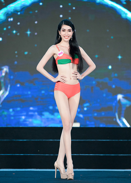 Phạm Ngọc Phương Anh - SBD 045 khoe số đo 3 vòng 82 - 61 - 90.
