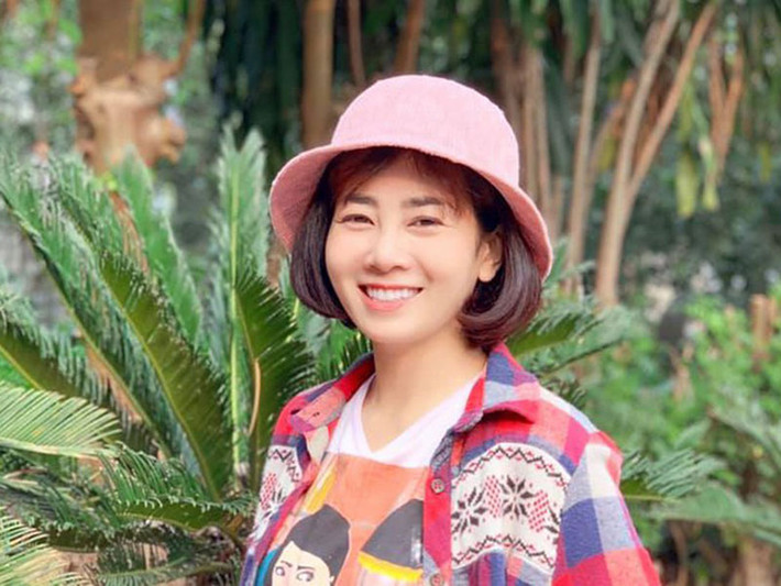 Trong thời gian đầu điều trị ngoại trú, nữ diễn viên "Những thiên thần áo trắng" tập trung chăm lo sức khỏe. Mỗi ngày, cô đều dậy sớm tập yoga, cắm hoa.