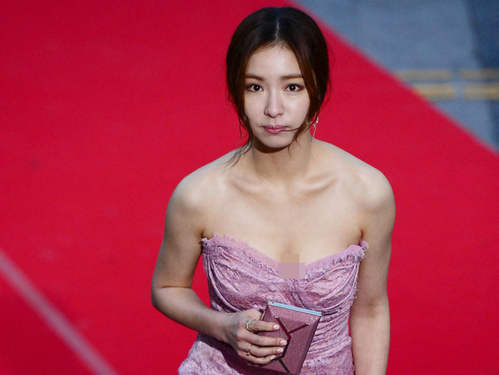 Shin Se Kyung ngày càng quyến rũ sau nhiều năm gia nhập showbiz.