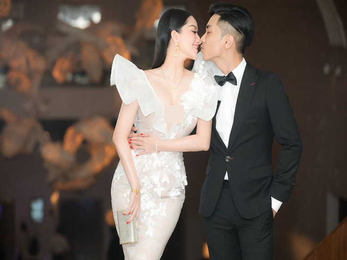 Để có thể tương xứng hơn với Khánh Thi ngày càng trẻ đẹp, Phan Hiển nỗ lực tập luyện cải thiện vóc dáng.