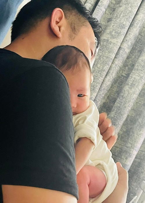 Nữ MC vẫn chưa đăng ảnh rõ mặt hoàn toàn con gái.