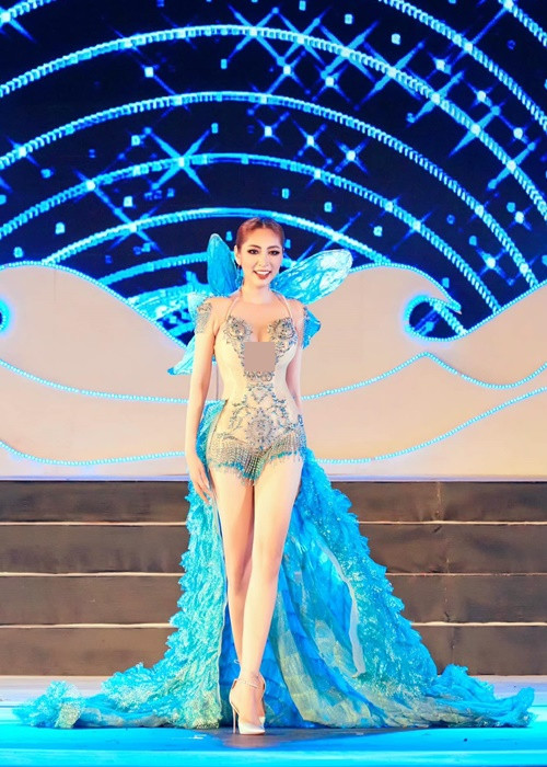 Ngoài loạt ảnh bikini, mới đây, Thu Thảo còn khoe loạt ảnh mặc gợi cảm trên sàn catwalk. Ảnh: FBNV