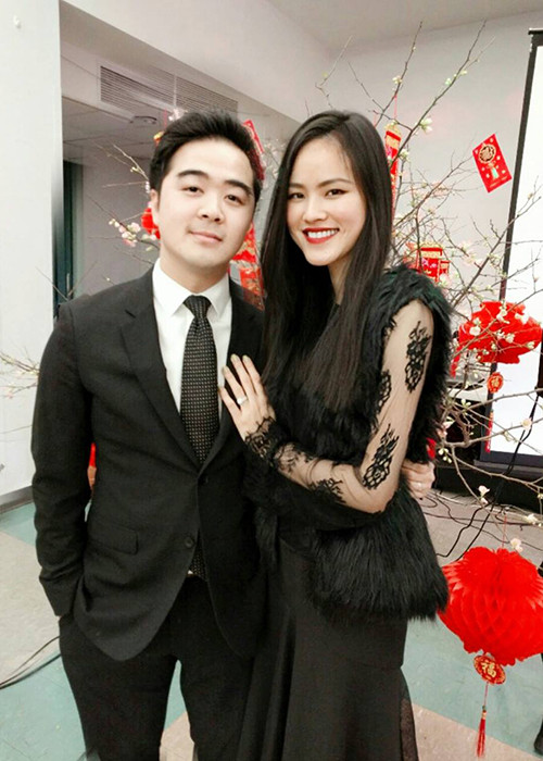 Không thể về nước dịp năm mới nhưng Tuyết Lan được cùng bạn trai đón ngày này.