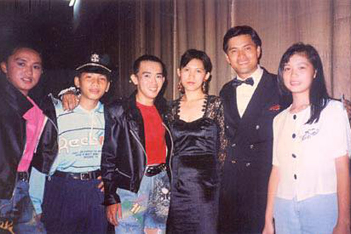 Ông bầu Quang Huy (thứ hai từ trái sang phải) quen biết Minh Thuận từ 25 năm trước. Đối với Quang Huy, một phần tuổi thanh xuân của anh như cùng ra đi với Minh Thuận.
