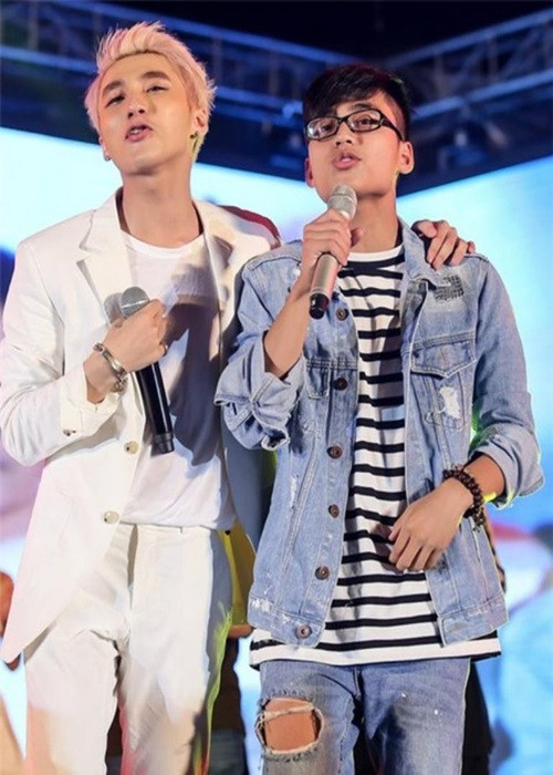 Khi vào showbiz, Việt Hoàng lấy nghệ danh là MONO, không hoạt động trong công ty giải trí của anh trai. Ảnh: Vietnamnet