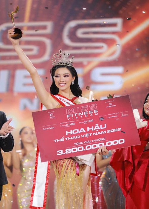 Tối ngày 31/7, chung kết Miss Fitness Vietnam 2022 - Hoa hậu Thể thao Việt Nam 2022 khép lại với chiến thắng thuộc về Đoàn Thu Thủy. Trong buổi gặp gỡ báo chí sau khi đăng quang, tân hoa hậu lên tiếng về nghi vấn lộ clip hút bóng cười.