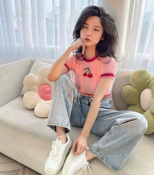 Các thiết kế mang tính ứng dụng cao có thể kết hợp chéo với những item khác, tạo nên nhiều outfit mãn nhãn.