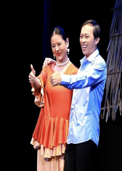 Hồi đầu tháng 4 vừa qua, nam diễn viên hài gây bất ngờ với diện mạo trẻ trung hơn. Ảnh: Bảo vệ công lý
