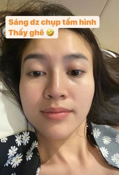 Luôn xuất hiện với vẻ ngoài sành điệu trước công chúng, tuy nhiên, Lan Ngọc từng chia sẻ trên VOV, cô luôn muốn tạo cảm giác gần gũi, hòa nhã với mọi người. Ảnh: FBNV