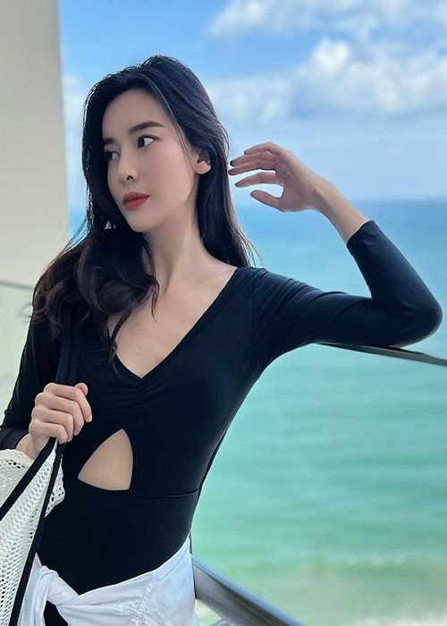 Sau khi chia tay, trong khoảng 2 năm, Cao Thái Hà đã hối hận vì rất khó để tìm được người thương mình, lo cho mình như thế. Sau này, bạn trai cũ của Cao Thái Hà quen và yêu một ca sĩ, diễn viên nổi tiếng. Ảnh: FBNV