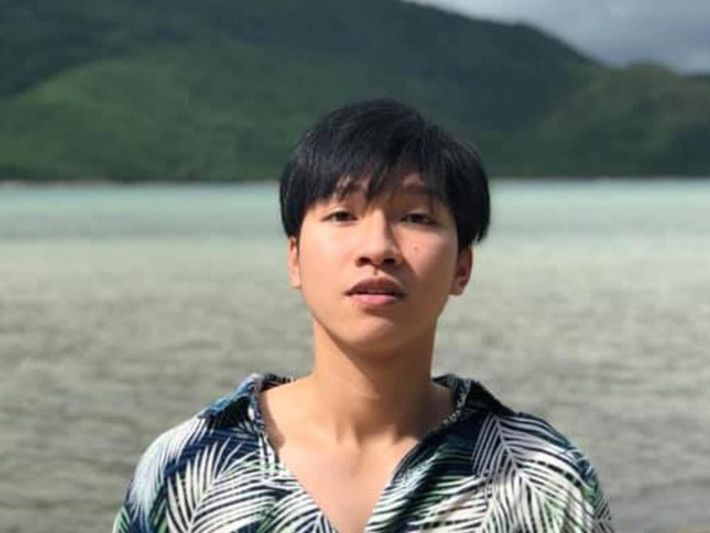Nữ ca sĩ kể, gặp con trai sau hơn 2 năm xa cách, chồng của cô chia sẻ: "Ngắm con trai hồi nãy mà lòng cứ nhẹ bẫng, nó hiền mà đẹp trai quá em nhỉ?". Ảnh: VTC