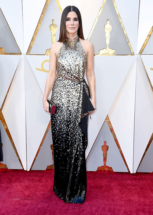 Thảm đỏ Oscar lần thứ 90 còn có sự góp mặt của nữ diễn viên Sandra Bullock.