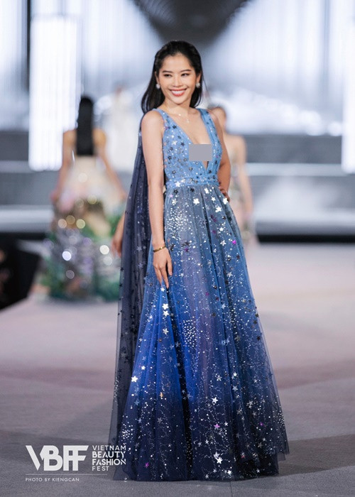 Phần trình diễn của Nam Em ở Người đẹp thời trang gây tranh cãi trái chiều. Ảnh: Fanpage Miss World Vietnam