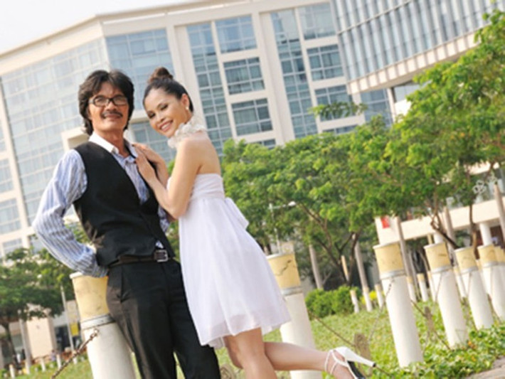 Bà xã của Công Ninh tên Tuyết Vân. Cô kém nam diễn viên gần 2 giáp và từng là học trò của Công Ninh. Ảnh: VTC