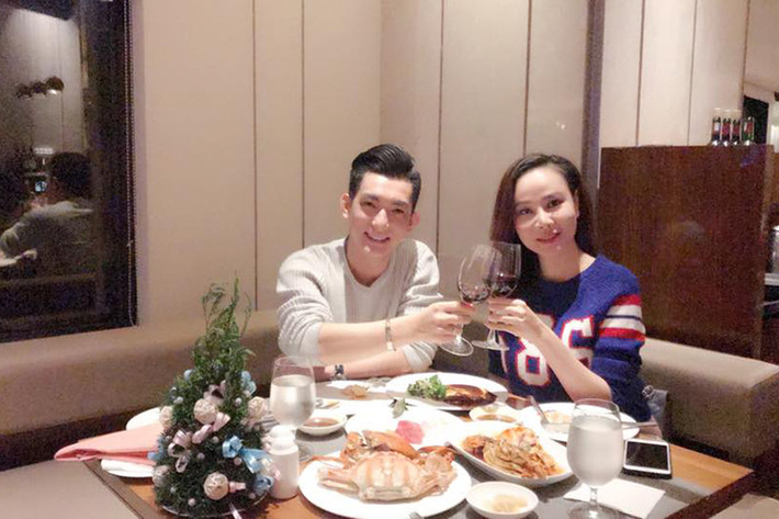 Hình ảnh Bảo Duy vui vẻ gặp gỡ cựu người mẫu Dương Yến Ngọc cách đây không lâu.