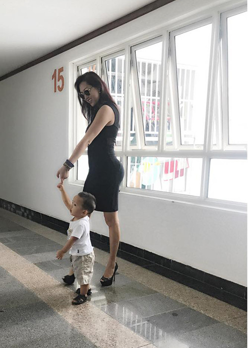 Sau khi ly hôn, Phi Thanh Vân một mình nuôi con trai và Bảo Duy có trách nhiệm chu cấp cho con.