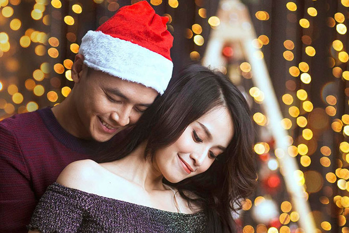 Tú Vi tâm sự: “Mẹ vụng về lắm con ah! Mẹ hoang mang nhiều thứ, lo lắng nhiều chuyện, bỡ ngỡ đủ điều... Nhưng mẹ biết, chỉ cần con cố gắng cùng mẹ, mẹ sẽ làm hết sức mình để con không bao giờ thất vọng về mẹ”.