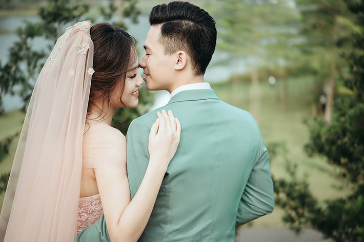 Chồng sắp cưới của Tố Như được cư dân mạng đặt mệnh danh là "hot boy Học viện Cảnh sát nhân dân".