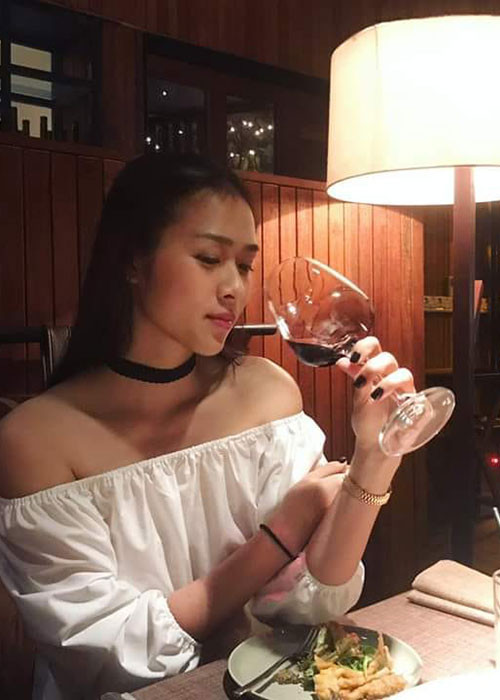 Theo Zing, Diệp Bảo Ngọc đang gắn bó với bạn trai doanh nhân 2 năm qua.