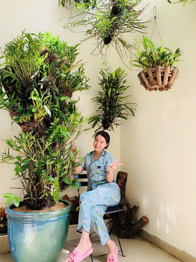 Ngoài căn hộ mới mua, gia đình cặp diễn viên hiện đang sống trong một căn nhà phố ở Nhà Bè. Ngôi nhà này được chính Thành Đạt xây dựng và thiết kế.