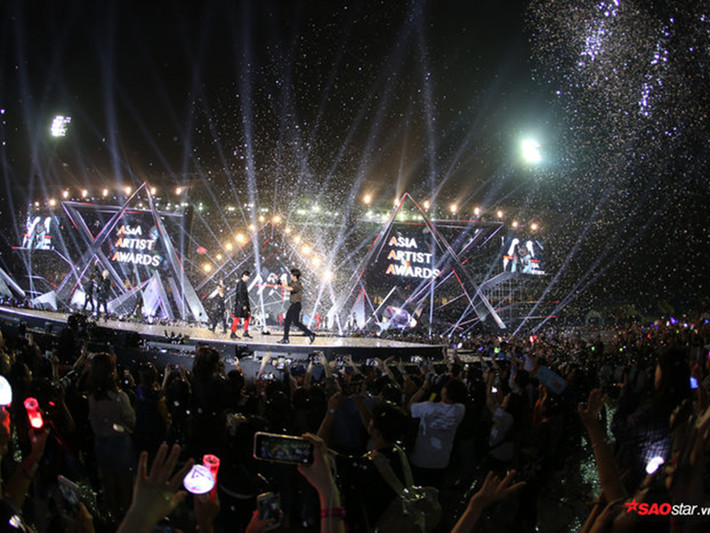 Lễ trao giải AAA 2019 tại Việt Nam diễn ra vào tối ngày 26/11. Ngay khi chương trình kết thúc, khán giả bức xúc vì hàng loạt sạn. Ảnh: Saostar