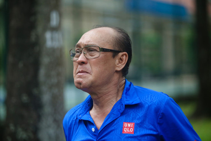 Bản thân nghệ sĩ Duy Phương thừa nhận anh từng cá độ bóng đá nhưng không đâm đầu hơn thua đến mức trắng tay như lời con trai nói. Nam nghệ sĩ tiết lộ anh chỉ thua khoảng vài trăm triệu. Ảnh: Vietnamnet