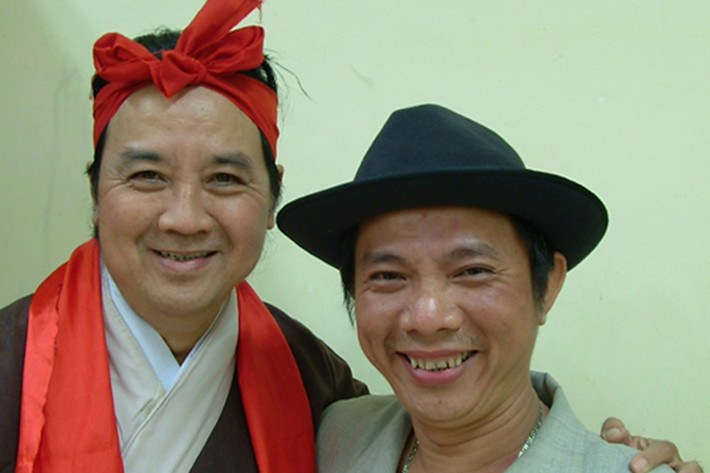Nghệ sĩ Trung Dân vốn yêu môn văn và lịch sử nên đã thi đỗ Đại học Tổng hợp văn. Tuy nhiên, khi nhận thấy không có năng khiếu gõ đầu trẻ nên ông đã thi lại và đỗ vào Trường Nghệ thuật Sân khấu 2 (khóa 1987 - 1992). Ảnh: Người lao động