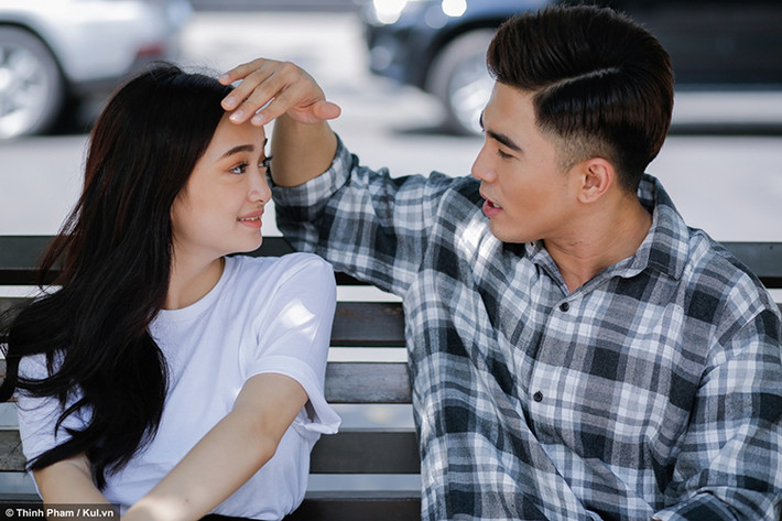 Trước khi bộ phim công chiếu, Kaity Nguyễn và Will vướng nghi vấn hẹn hò. Tin đồn rộ lên bởi cả hai có những cử chỉ, hành động thân mật dành cho nhau từ ở sự kiện đến đời thường. Ảnh: Kul News