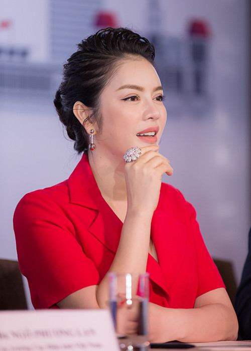 Lý Nhã Kỳ cũng sẽ tổ chức 3 buổi tiệc riêng với số lượng khách VVIP giới hạn mỗi buổi tiệc để quảng bá cho ngành du lịch TP HCM.