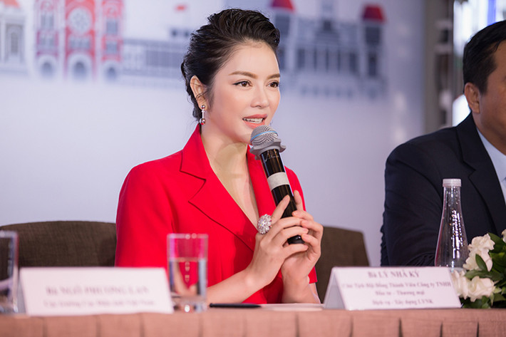 Chương trình quảng bá có kinh phí 1 triệu euro bao gồm đặt 3 bảng quảng cáo trước mặt của một khách sạn 5 sao, đối diện lâu đài Palais des Festivals và thảm đỏ dành cho sao, nhà làm phim, đạo diễn.