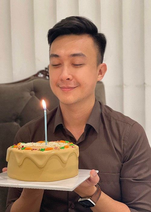 Theo Zing, chồng sắp cưới của Ngân Anh tên Phan Tô Ny. Anh sinh năm 1990, đang làm việc tại Đài truyền hình TP HCM. Ảnh: FBNV