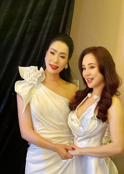 Trước đó, nữ diễn viên tốt nghiệp trường Đại học Sân khấu - Điện ảnh TPHCM.