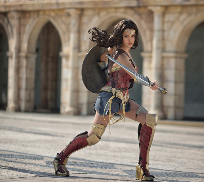 Kilory có danh tiếng không nhỏ trong giới cosplay. Tuy nhiên, quyết định hóa thân Wonder Woman vẫn có phần mạo hiểm vì hình ảnh Diana do Gal Gadot thủ vai gây ấn tượng quá mạnh trong lòng khán giả.