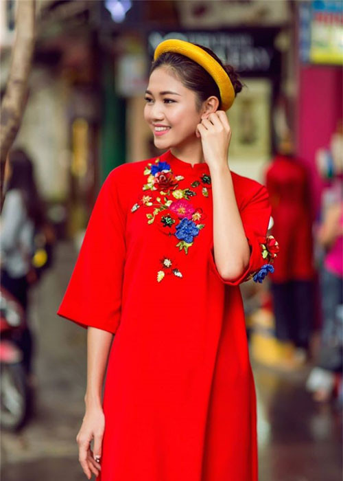 Ngô Thanh Thanh Tú xuất hiện tươi tắn khi mặc trang phục truyền thống đón xuân.