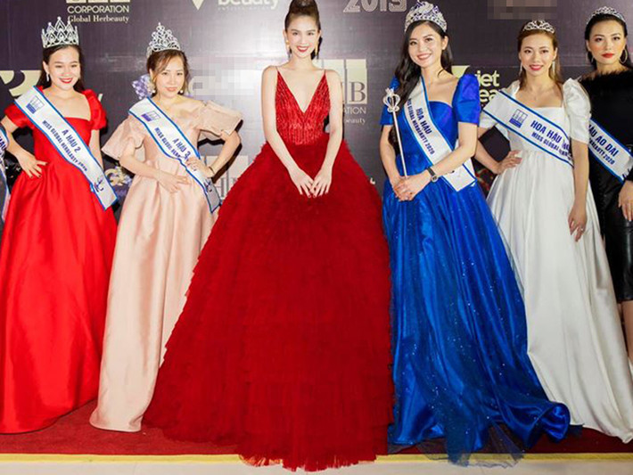 Cách đây không lâu, Ngọc Trinh trở thành tâm điểm của dư luận vì bảo trợ cho cuộc thi sắc đẹp "chui" “Miss Global Her Beauty”. Được biết, cuộc thi được tổ chức bởi công ty mỹ phẩm có Ngọc Trinh làm CEO kiêm nhà phân phối.