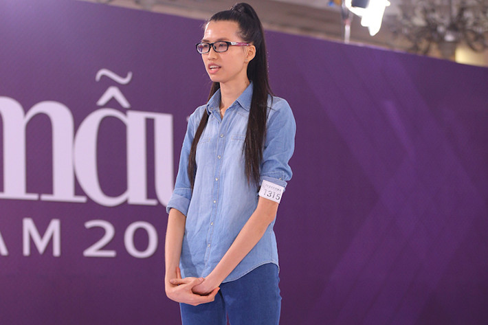 Còn nhớ, khi tham gia Vietnam’s Next Top Model 2015, chân dài sinh năm 1996 sở hữu gương mặt không mấy ưa nhìn nhưng lại có chiều cao nổi trội 1m90.