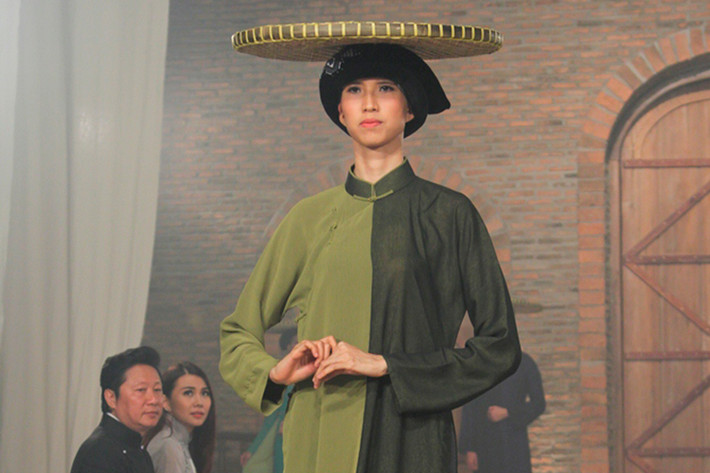 Khi bước vào ngôi nhà chung của Vietnam’s Next Top Model 2015, Hồng Xuân được thay đổi diện mạo nhờ các chuyên gia của chương trình.