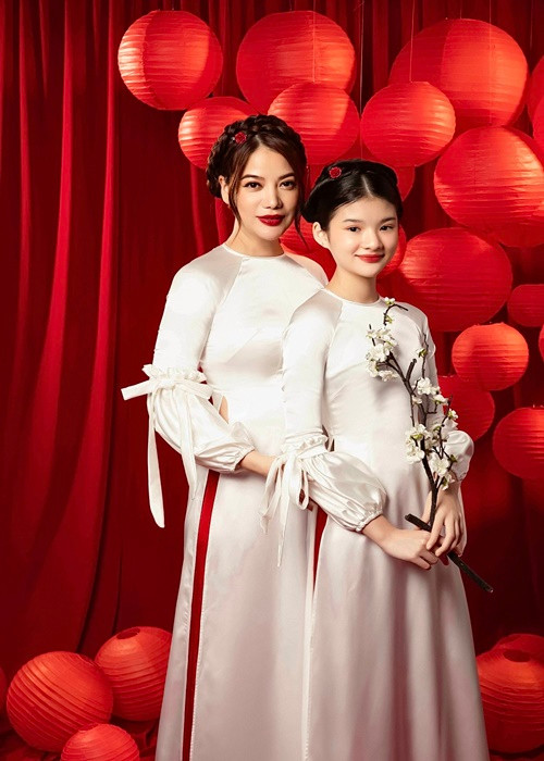Trương Ngọc Ánh và chồng cũ - diễn viên, nhà sản xuất Trần Bảo Sơn đang tạo mọi điều kiện để con gái được phát triển tự nhiên nhất.